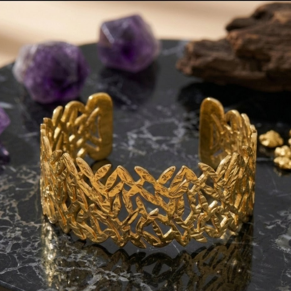 Luxury Gold Leaf Cutwork Handcuff Bracelet for Women – Elegant Open Cuff Statement Bracelet | Premium Fashion Jewelry