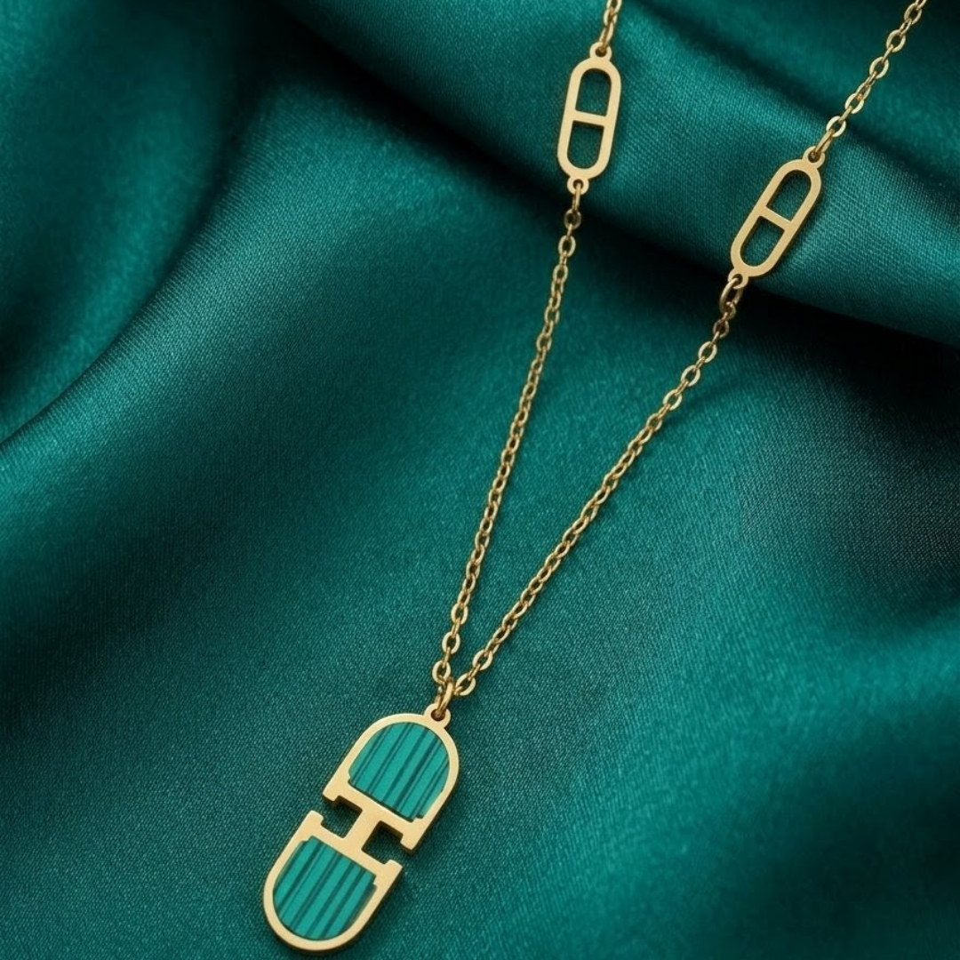 Luxury Geometric Gold Locket Necklace for Women | Minimalist Designer Pendant Chain Jewelry