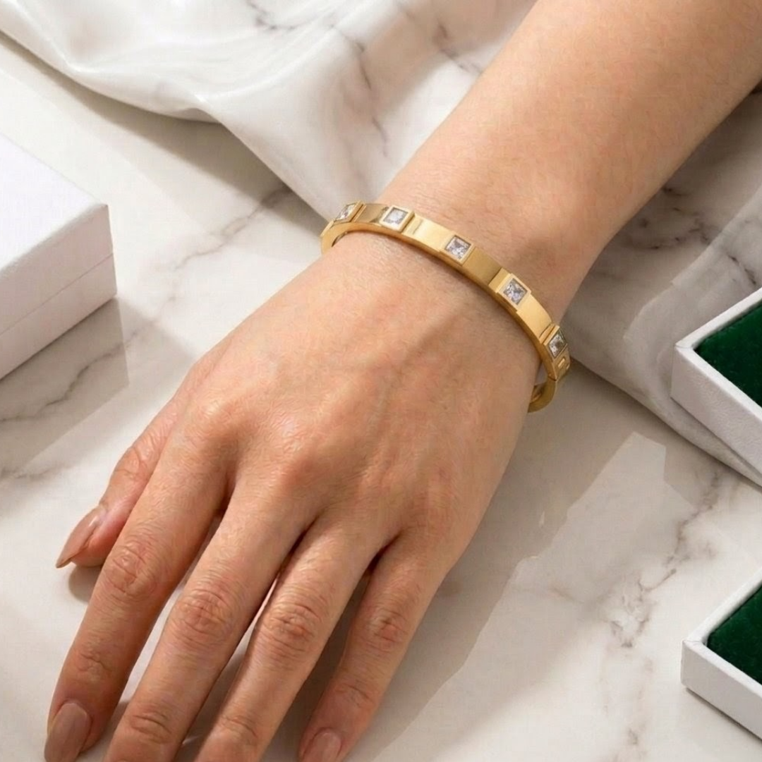 Luxury Gold Square Crystal Handcuff Bracelet for Women – Emerald & Diamond Stone Cuff Bracelet .