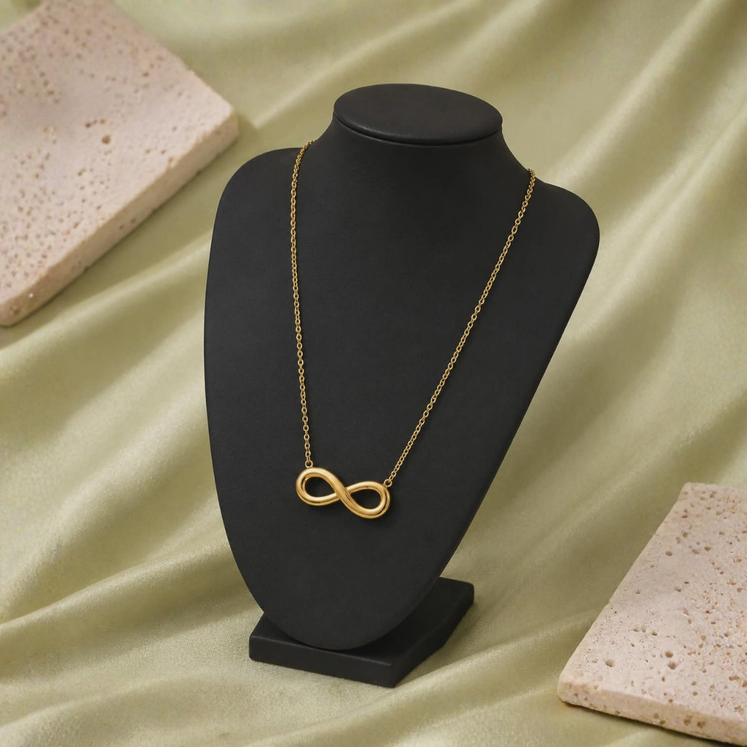 Elegant Gold Infinity Pendant Necklace – Minimalist Forever Symbol Chain Necklace for Women