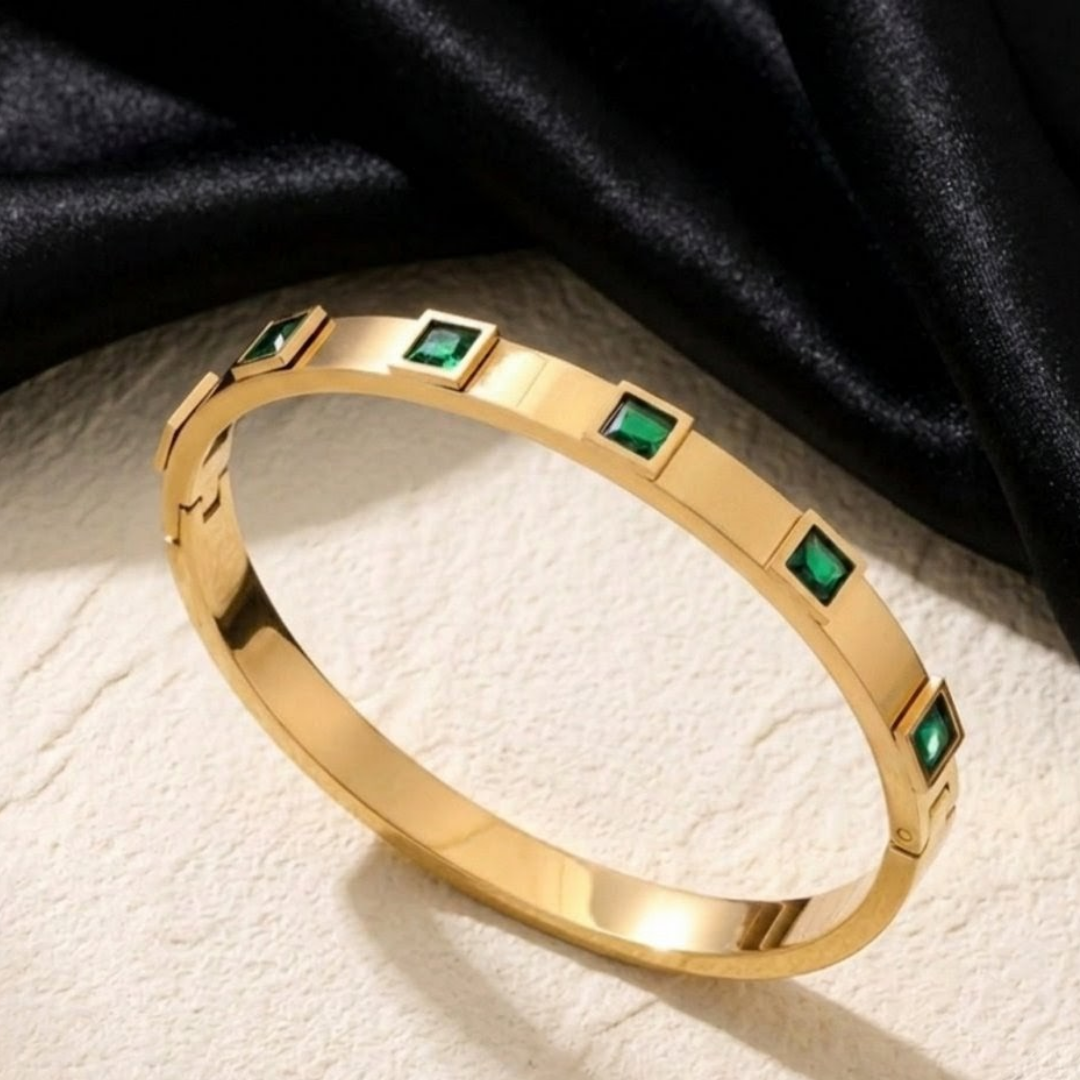 Luxury Gold Square Crystal Handcuff Bracelet for Women – Emerald & Diamond Stone Cuff Bracelet .