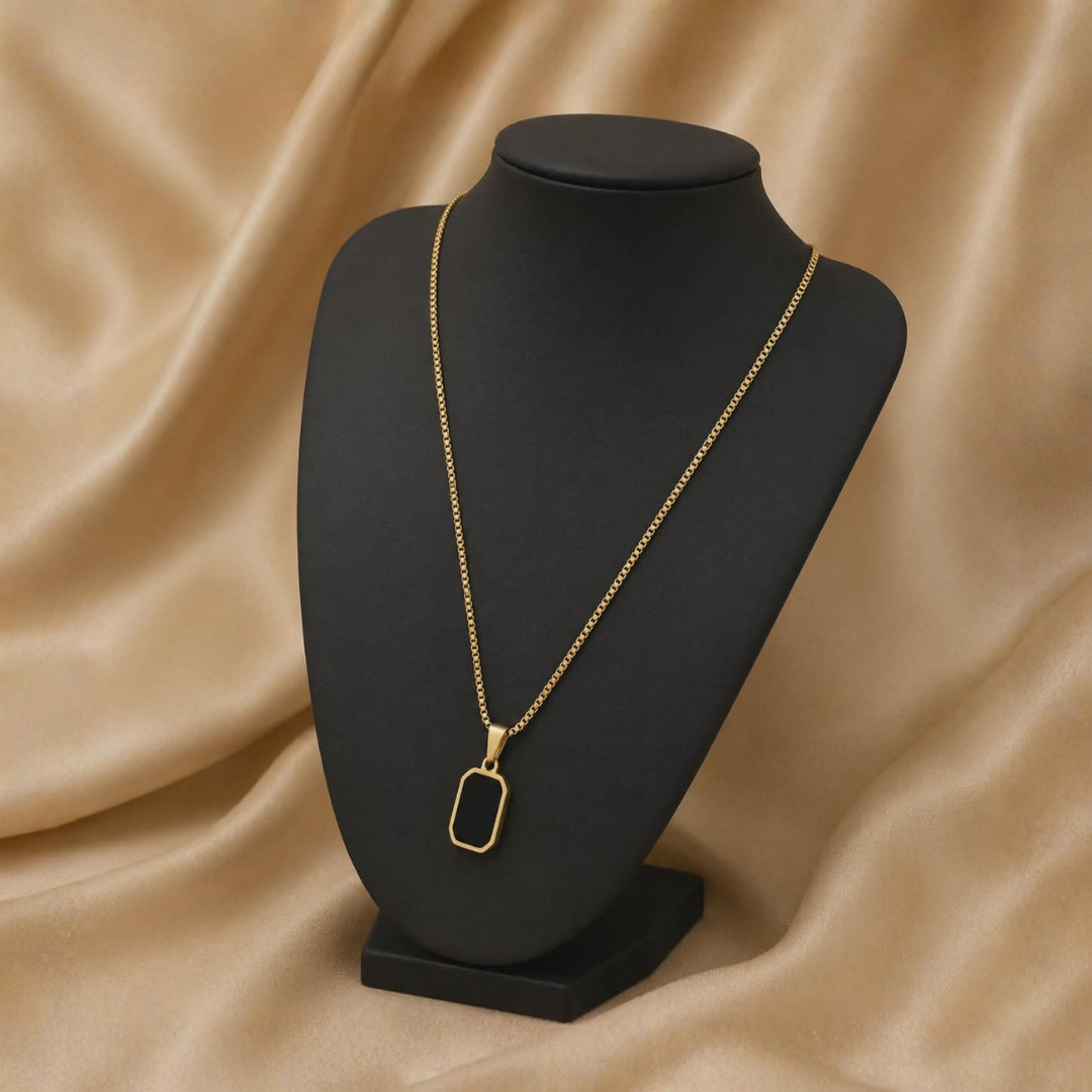 Luxury Dual-Sided Gold Pendant Necklace – Black & Pearl Minimalist Charm Necklace for Women