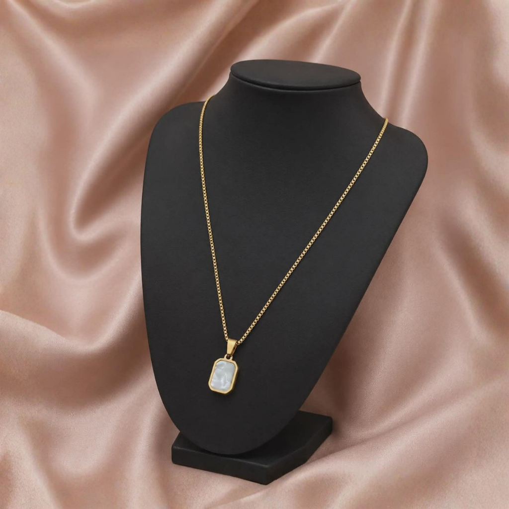 Luxury Dual-Sided Gold Pendant Necklace – Black & Pearl Minimalist Charm Necklace for Women