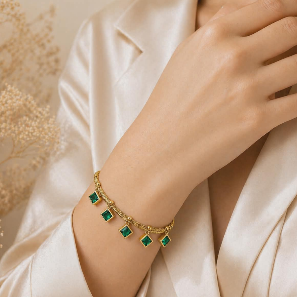 Elegant Gold Plated Emerald Charm Bracelet for Women – Luxury Adjustable Snake Chain Anklet Style Bracelet, Trendy Square Green Crystal Fashion Jewelry Gift