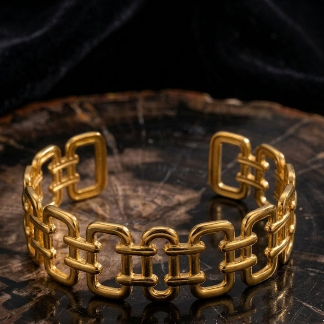 Luxury Gold Link Handcuff Bracelet for Women – Elegant Designer Cuff Bracelet | Premium Fashion Jewelry