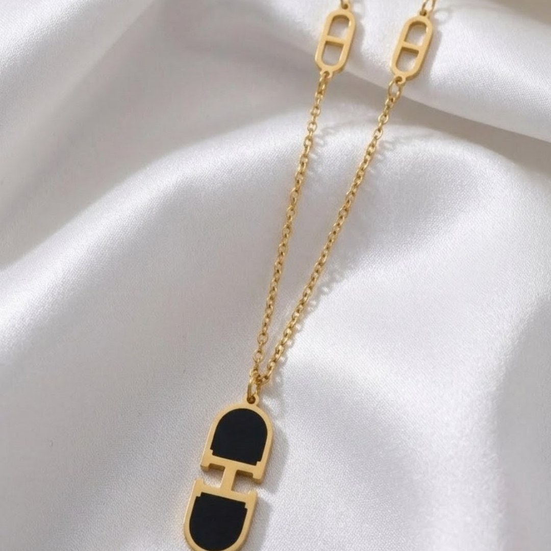 Luxury Geometric Gold Locket Necklace for Women | Minimalist Designer Pendant Chain Jewelry