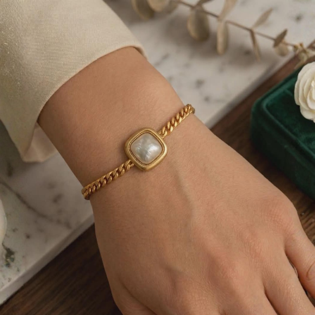 Elegant  Gold Plated Square Pearl Charm Stainless Steel Curb Chain Bracelet for Women